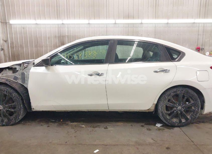 Photo 15 of 2017 Nissan Altima 2.5 SR (VIN 1N4AL3AP8HC239093)