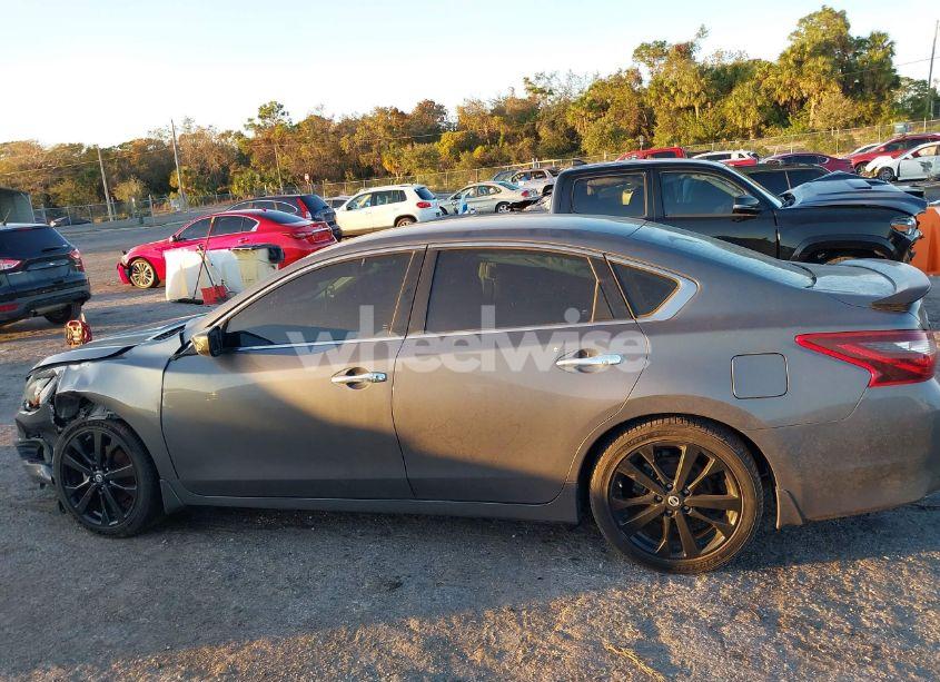 Photo 14 of 2017 Nissan Altima 2.5 SR (VIN 1N4AL3AP8HC243824)
