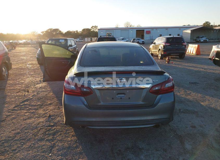 Photo 16 of 2017 Nissan Altima 2.5 SR (VIN 1N4AL3AP8HC243824)