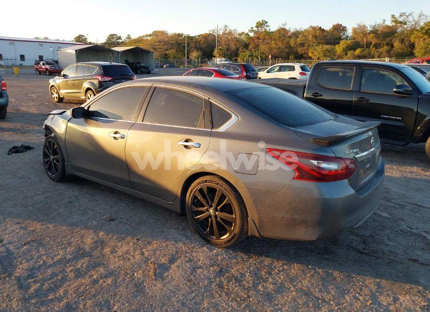 Photo 3 of 2017 Nissan Altima 2.5 SR (VIN 1N4AL3AP8HC243824)