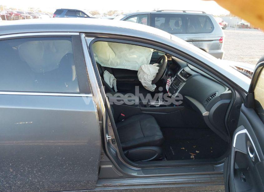 Photo 5 of 2017 Nissan Altima 2.5 SR (VIN 1N4AL3AP8HC243824)