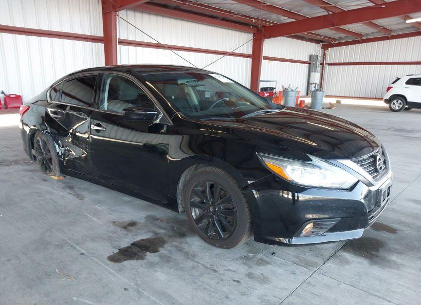 2017 Nissan Altima 2.5 SV (VIN 1N4AL3AP8HC245119) main photo