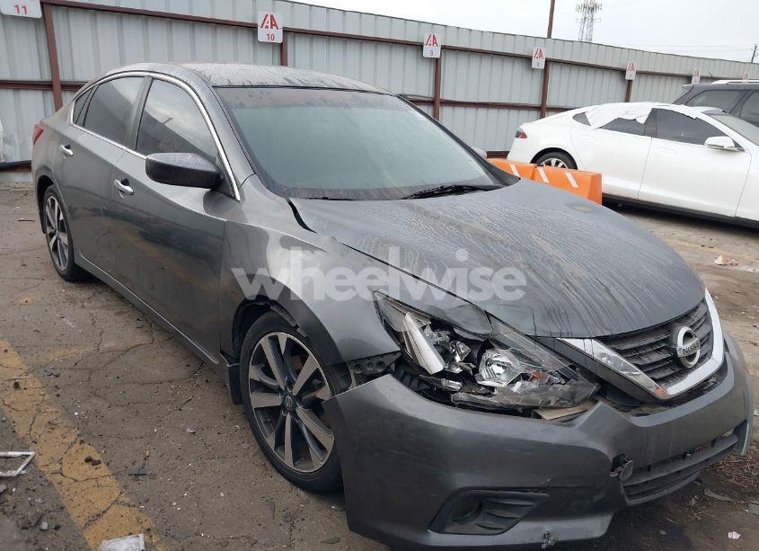 2017 Nissan Altima 2.5 SR (VIN 1N4AL3AP8HC249137) main photo