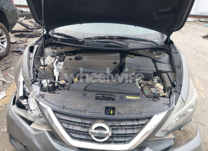 Photo 10 of 2017 Nissan Altima 2.5 SR (VIN 1N4AL3AP8HC249137)