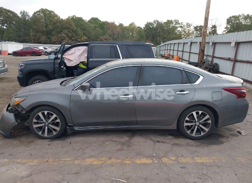 Photo 14 of 2017 Nissan Altima 2.5 SR (VIN 1N4AL3AP8HC249137)