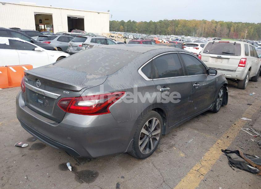 Photo 4 of 2017 Nissan Altima 2.5 SR (VIN 1N4AL3AP8HC249137)