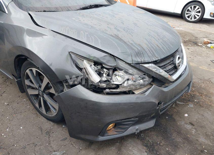 Photo 6 of 2017 Nissan Altima 2.5 SR (VIN 1N4AL3AP8HC249137)