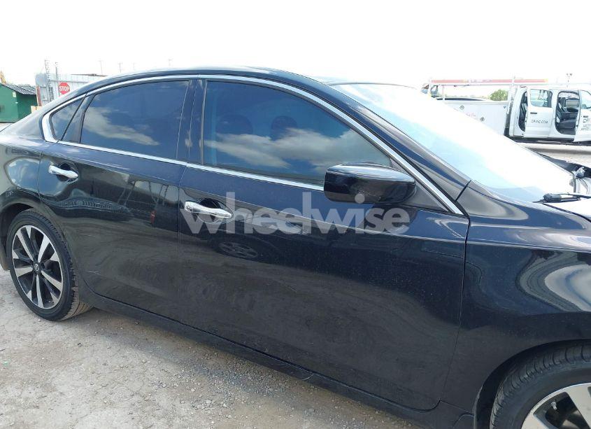 Photo 13 of 2017 Nissan Altima 2.5 SR (VIN 1N4AL3AP8HC250708)