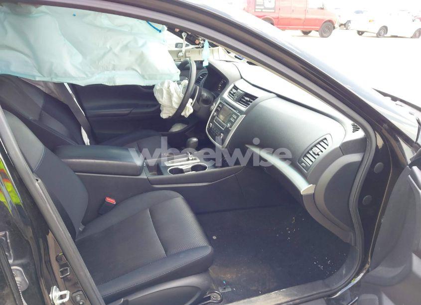 Photo 5 of 2017 Nissan Altima 2.5 SR (VIN 1N4AL3AP8HC250708)