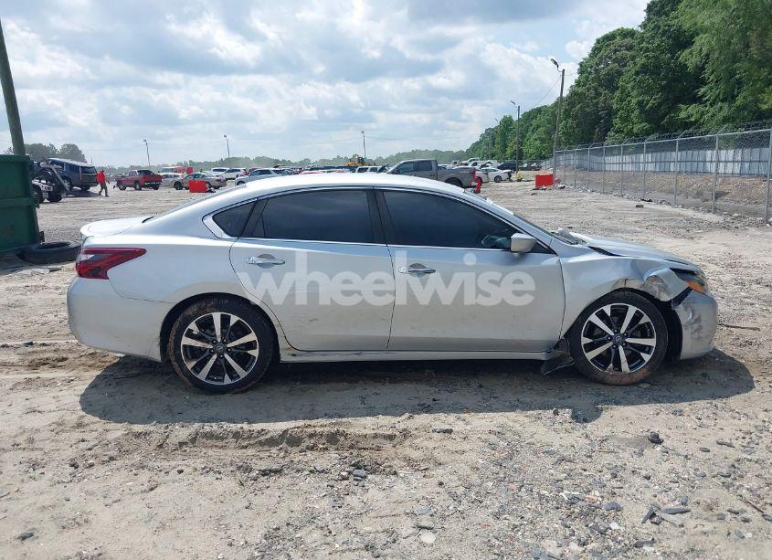 Photo 13 of 2017 Nissan Altima 2.5 SR (VIN 1N4AL3AP8HC257299)