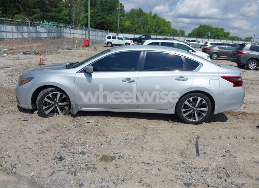 Photo 14 of 2017 Nissan Altima 2.5 SR (VIN 1N4AL3AP8HC257299)