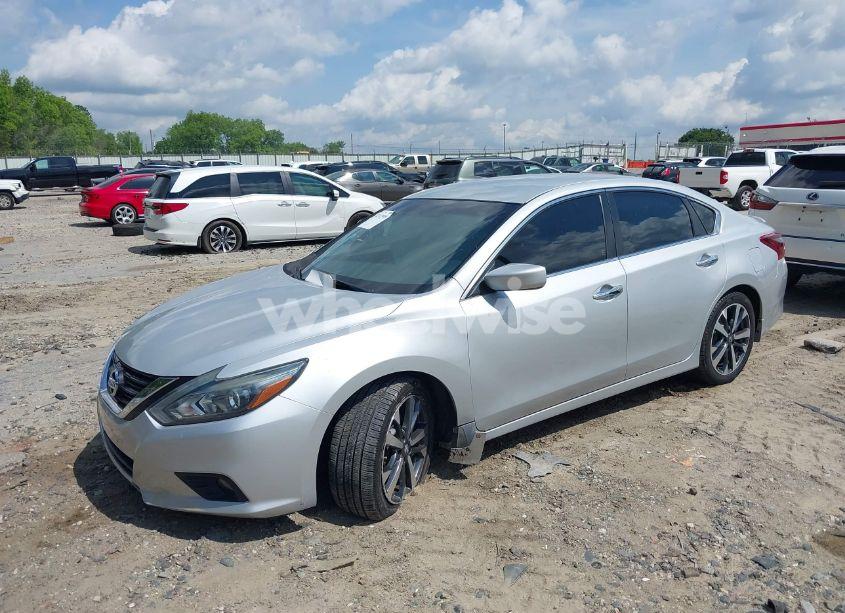 Photo 2 of 2017 Nissan Altima 2.5 SR (VIN 1N4AL3AP8HC257299)