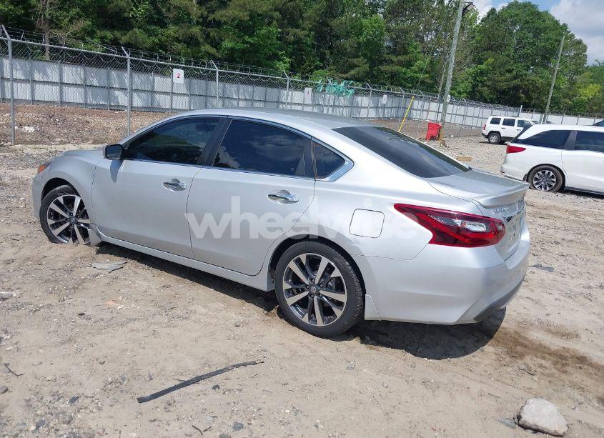 Photo 3 of 2017 Nissan Altima 2.5 SR (VIN 1N4AL3AP8HC257299)