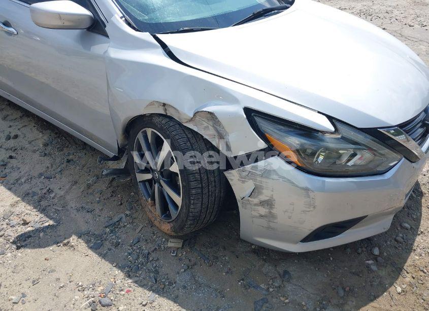 Photo 6 of 2017 Nissan Altima 2.5 SR (VIN 1N4AL3AP8HC257299)