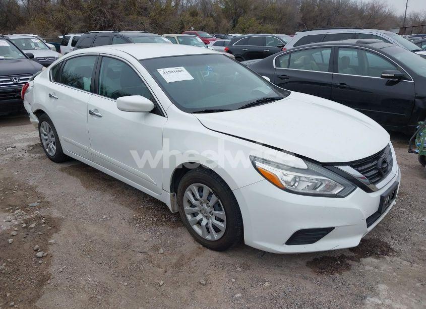 2017 Nissan Altima 2.5 S (VIN 1N4AL3AP8HC263510) main photo