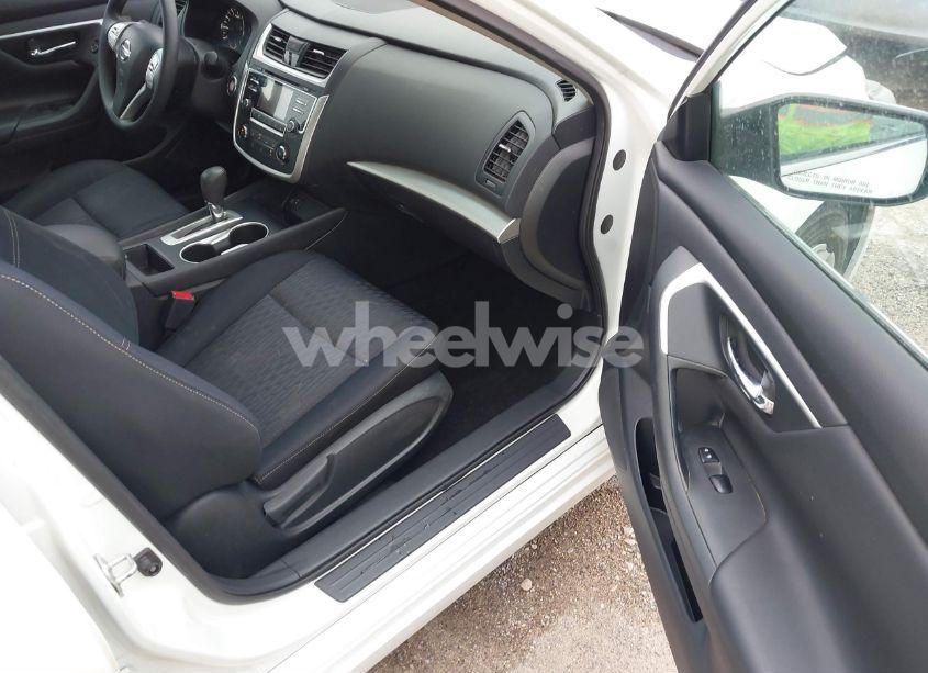 Photo 5 of 2017 Nissan Altima 2.5 S (VIN 1N4AL3AP8HC263510)