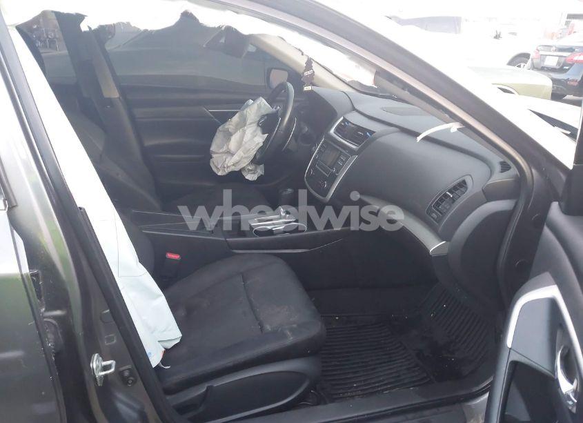 Photo 5 of 2017 Nissan Altima 2.5 SR (VIN 1N4AL3AP8HC268108)