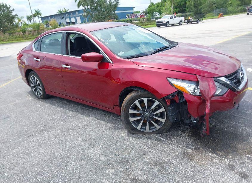 2017 Nissan Altima 2.5 SV (VIN 1N4AL3AP8HC268786) main photo
