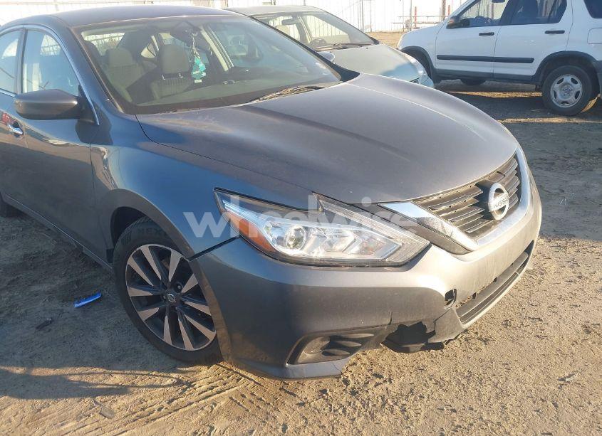 Photo 6 of 2017 Nissan Altima 2.5 SV (VIN 1N4AL3AP8HC275849)
