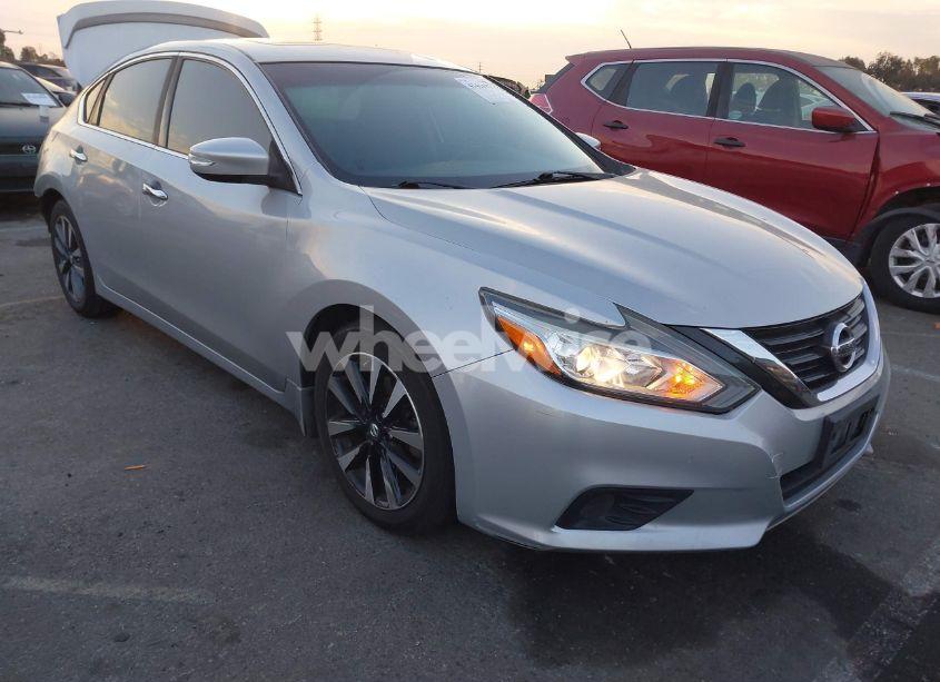 2017 Nissan Altima 2.5 SV (VIN 1N4AL3AP8HC283272) main photo