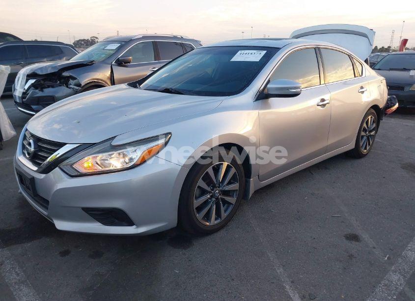 Photo 2 of 2017 Nissan Altima 2.5 SV (VIN 1N4AL3AP8HC283272)