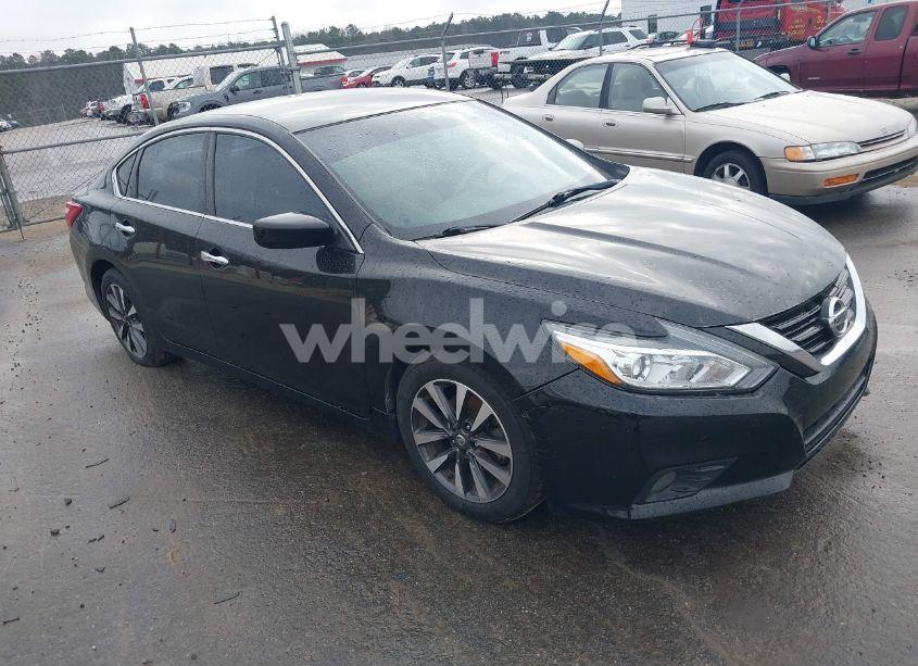 2017 Nissan Altima 2.5 SV (VIN 1N4AL3AP8HC284289) main photo