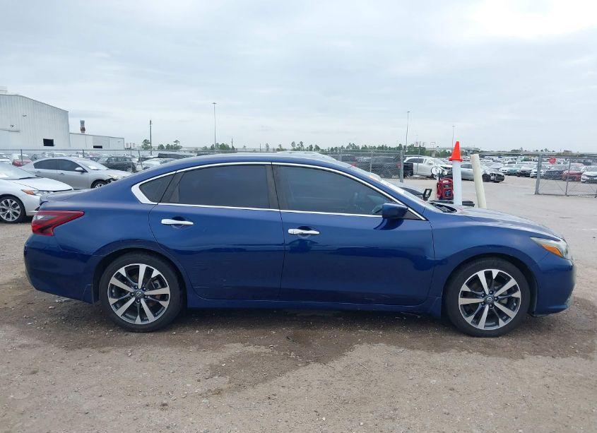 Photo 13 of 2017 Nissan Altima 2.5 SR (VIN 1N4AL3AP8HC479129)