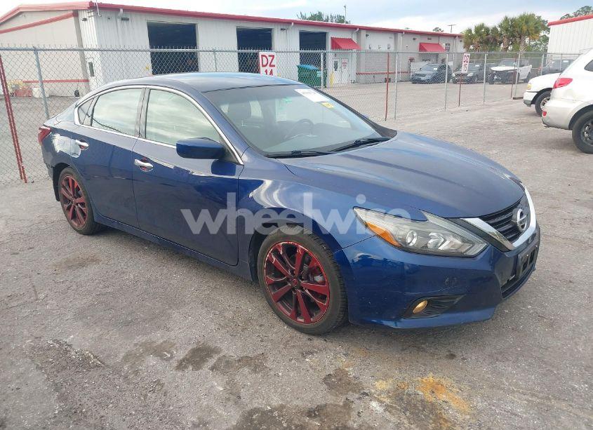2017 Nissan Altima 2.5 SR (VIN 1N4AL3AP8HC479177) main photo
