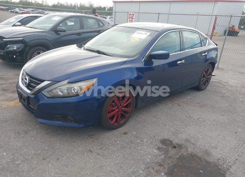 Photo 2 of 2017 Nissan Altima 2.5 SR (VIN 1N4AL3AP8HC479177)