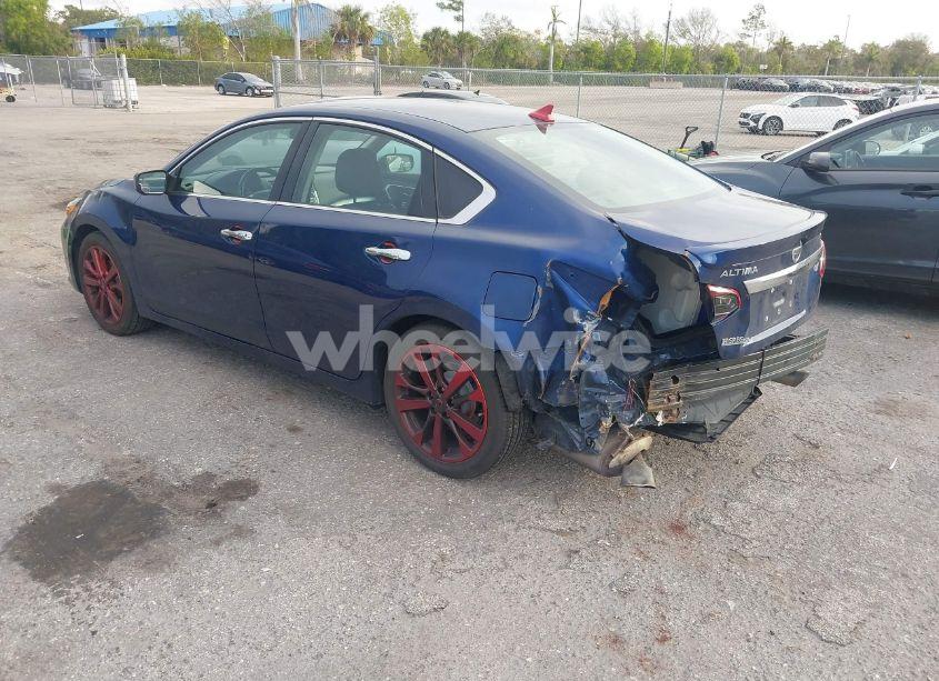 Photo 3 of 2017 Nissan Altima 2.5 SR (VIN 1N4AL3AP8HC479177)