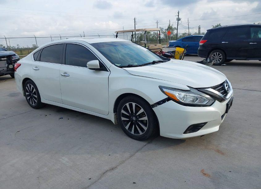 2017 Nissan Altima 2.5 SV (VIN 1N4AL3AP8HC486534) main photo