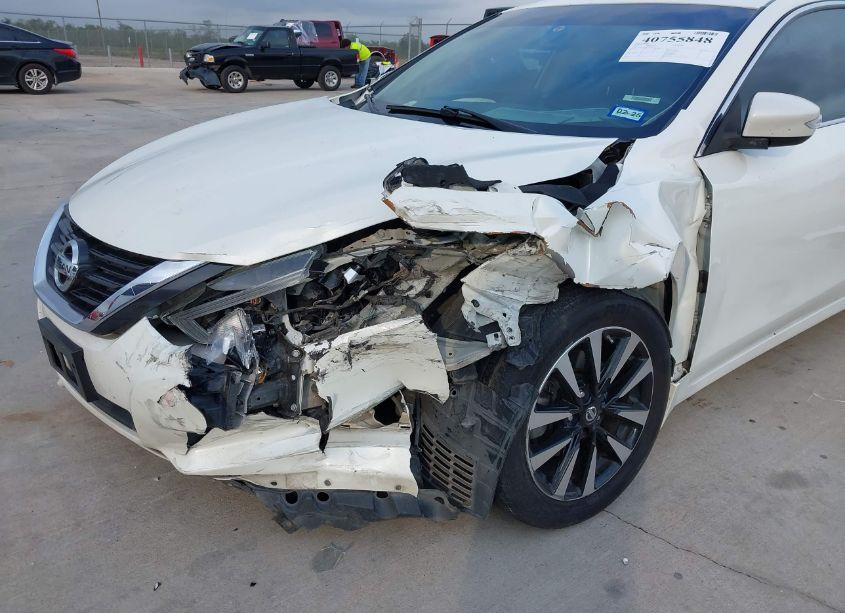 Photo 6 of 2017 Nissan Altima 2.5 SV (VIN 1N4AL3AP8HC486534)
