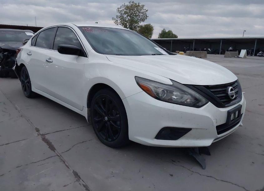 2017 Nissan Altima 2.5 SR (VIN 1N4AL3AP8HC491068) main photo