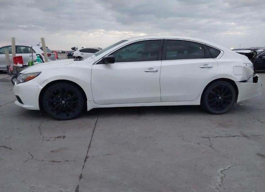 Photo 14 of 2017 Nissan Altima 2.5 SR (VIN 1N4AL3AP8HC491068)