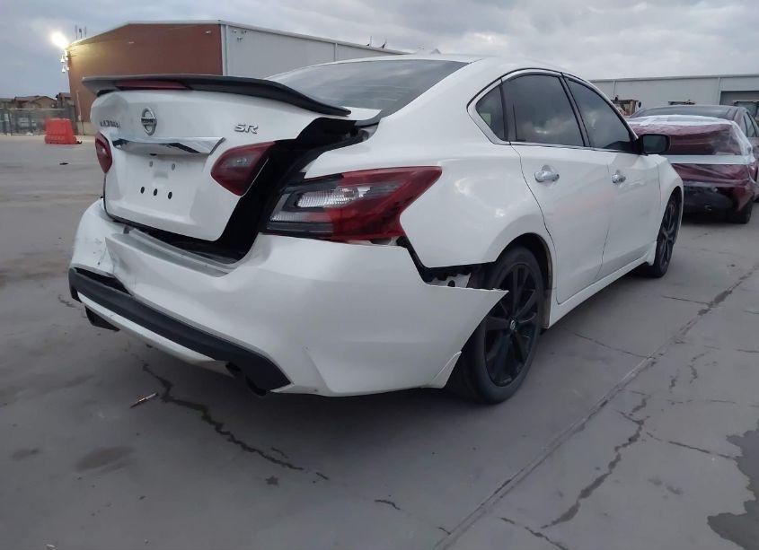 Photo 4 of 2017 Nissan Altima 2.5 SR (VIN 1N4AL3AP8HC491068)