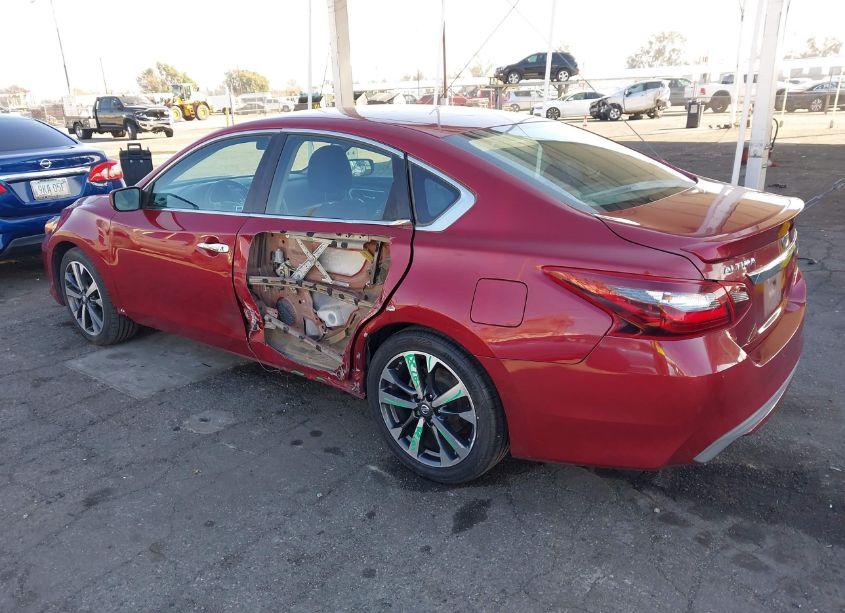 Photo 3 of 2017 Nissan Altima 2.5 SR (VIN 1N4AL3AP8HC498652)