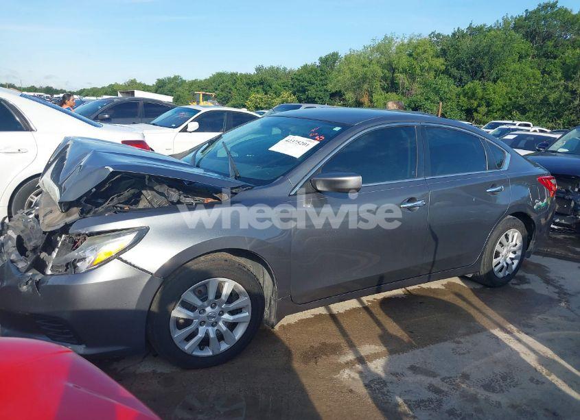 Photo 2 of 2017 Nissan Altima 2.5 S (VIN 1N4AL3AP8HC499140)