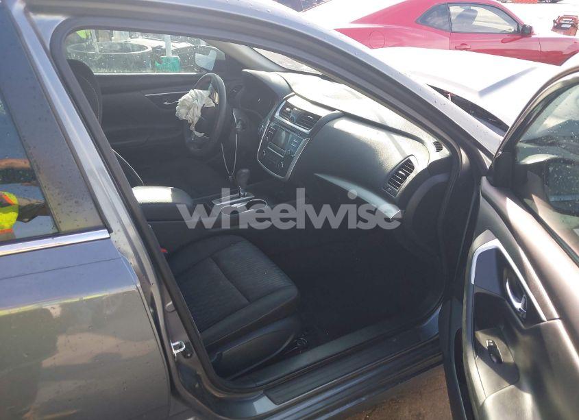 Photo 5 of 2017 Nissan Altima 2.5 S (VIN 1N4AL3AP8HC499140)