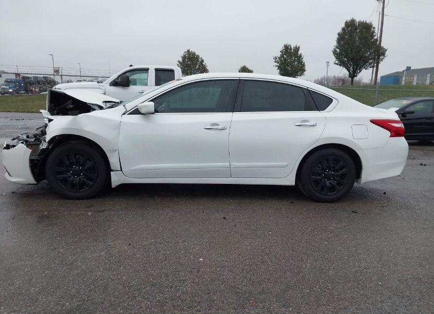 Photo 13 of 2017 Nissan Altima 2.5 S (VIN 1N4AL3AP8HN308787)