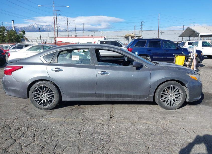 Photo 13 of 2017 Nissan Altima 2.5 S (VIN 1N4AL3AP8HN314766)