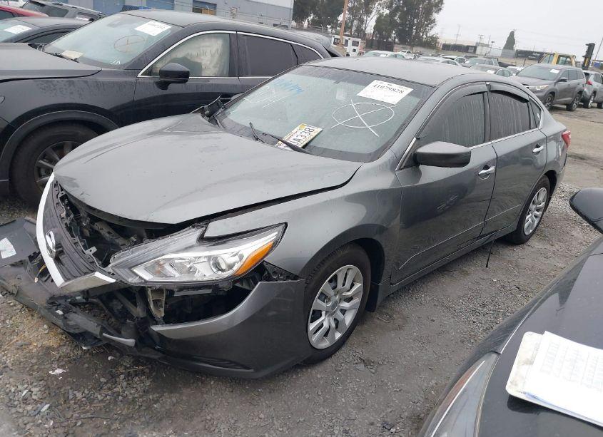 Photo 2 of 2017 Nissan Altima 2.5 S (VIN 1N4AL3AP8HN347377)