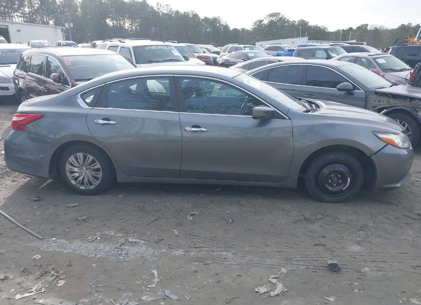 Photo 13 of 2017 Nissan Altima 2.5 S (VIN 1N4AL3AP8HN352627)