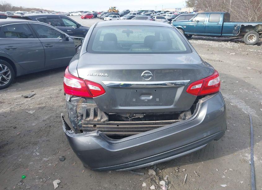 Photo 16 of 2017 Nissan Altima 2.5 S (VIN 1N4AL3AP8HN352627)