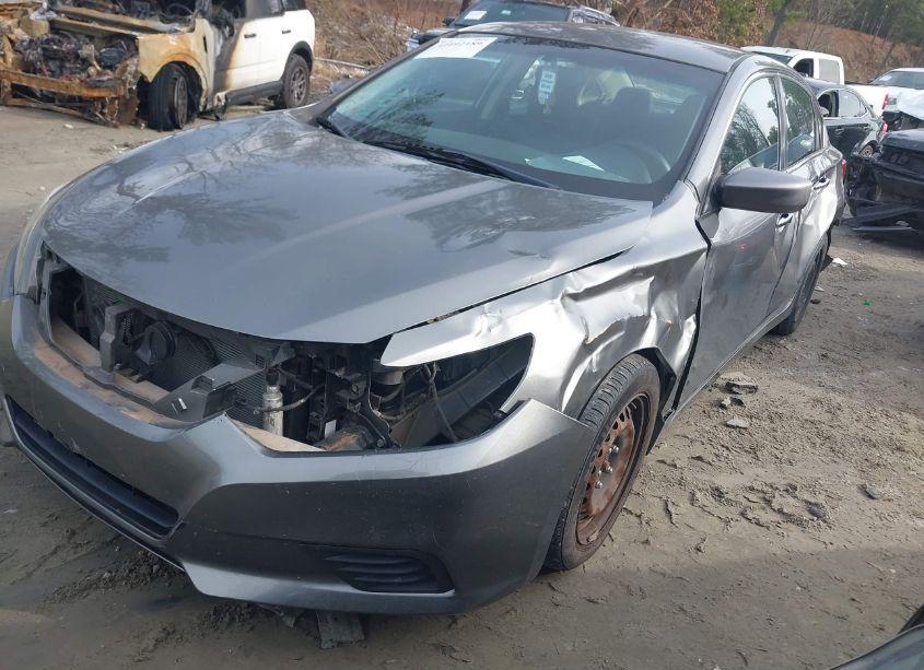 Photo 2 of 2017 Nissan Altima 2.5 S (VIN 1N4AL3AP8HN352627)