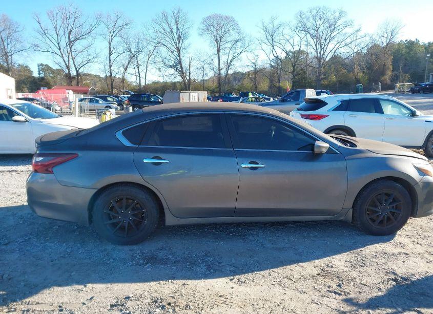 Photo 13 of 2017 Nissan Altima 2.5 SR (VIN 1N4AL3AP8HN353356)