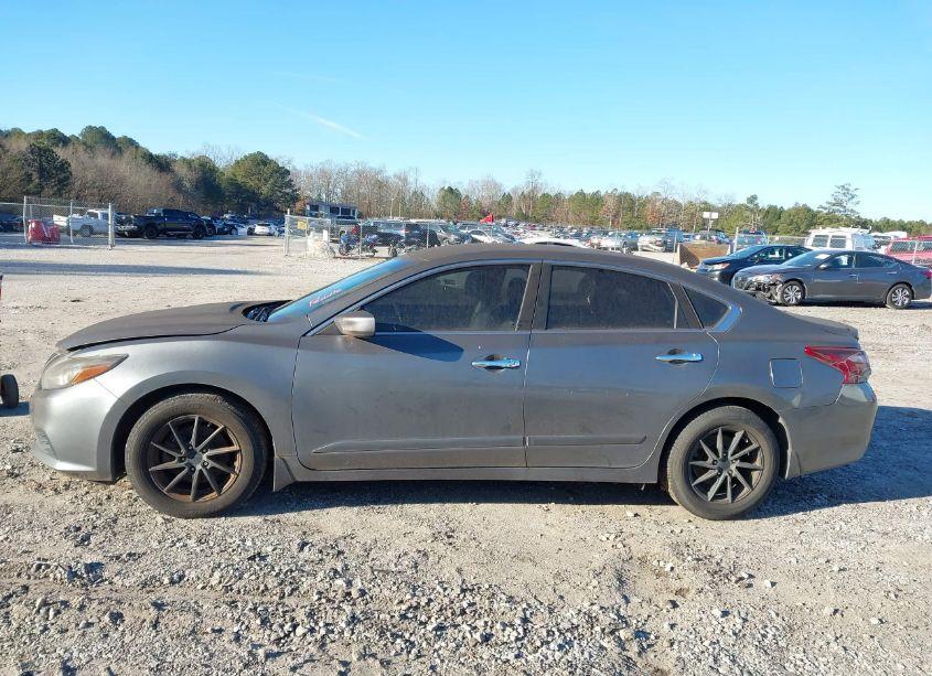 Photo 14 of 2017 Nissan Altima 2.5 SR (VIN 1N4AL3AP8HN353356)