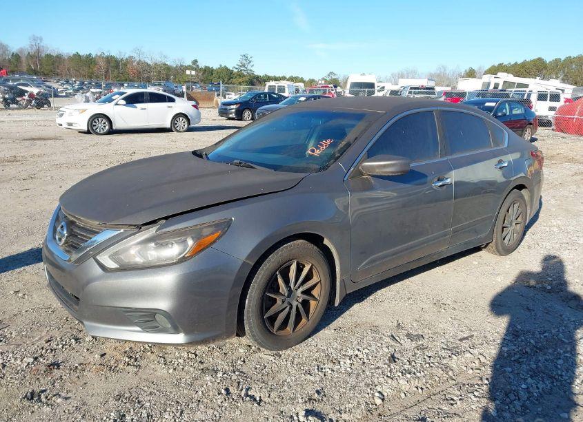 Photo 2 of 2017 Nissan Altima 2.5 SR (VIN 1N4AL3AP8HN353356)