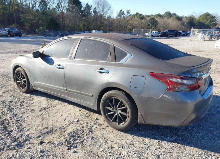 Photo 3 of 2017 Nissan Altima 2.5 SR (VIN 1N4AL3AP8HN353356)