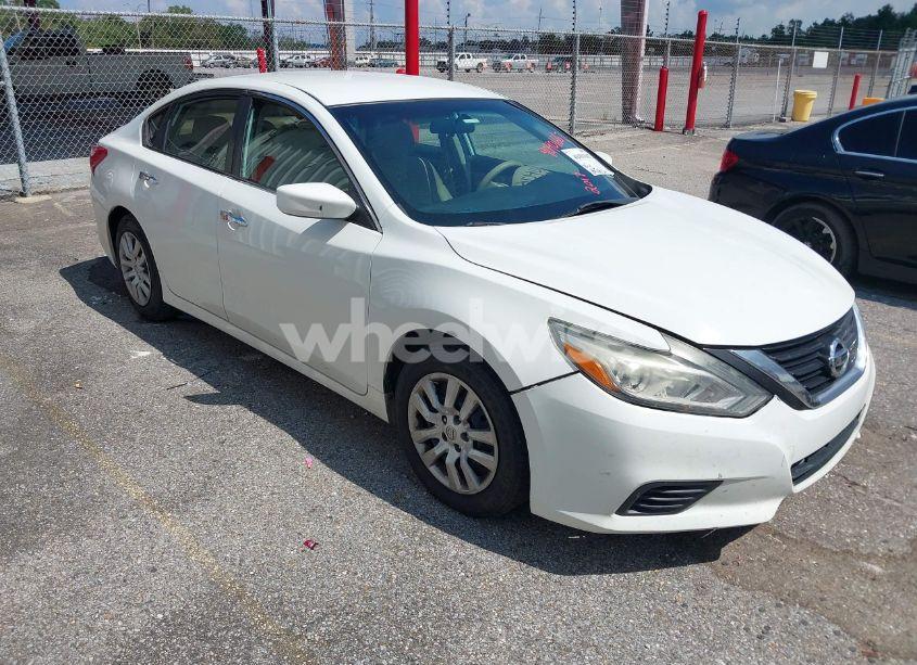 2017 Nissan Altima 2.5 S (VIN 1N4AL3AP8HN353759) main photo