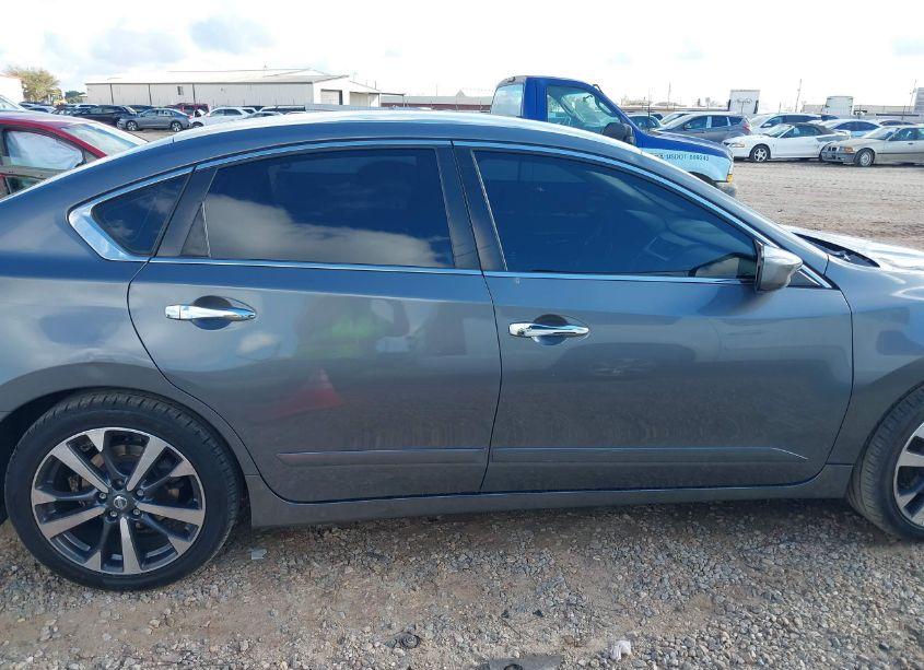 Photo 13 of 2017 Nissan Altima 2.5 SR (VIN 1N4AL3AP8HN359982)